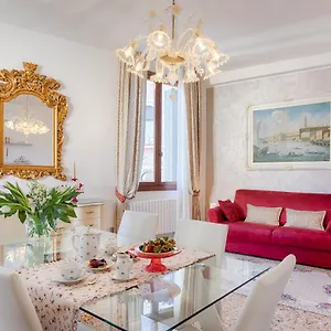 Perla Con Vista Canale Apartment